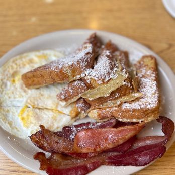 Papa Bear’s West - French toast, over hard with broken yoke, and 4 pieces of bacon. - Fish & Chips Near Me - Chehalis, Washington Papa Bear’s West - French toast, over hard with broken yoke, and 4 pieces of bacon. - Fish & Chips Near Me - Chehalis, Washington