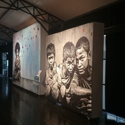 Institut Culturel Bernard Magrez - Deux peintures de Jeff Aérosol.