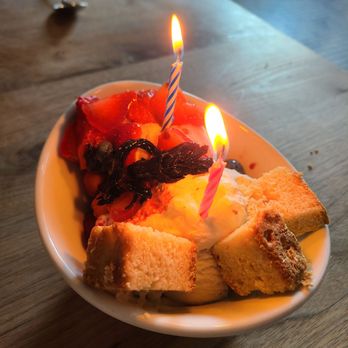 Echo & Rig - Complimentary vanilla ice cream with fruit and really dry cake - Steakhouses Near Me - Sacramento, California