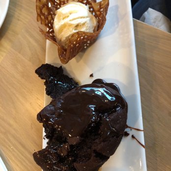 Earls Kitchen + Bar - Toffee pudding cake - Canadian (New) Near Me - Burnaby, British Columbia Earls Kitchen + Bar - Toffee pudding cake - Canadian (New) Near Me - Burnaby, British Columbia