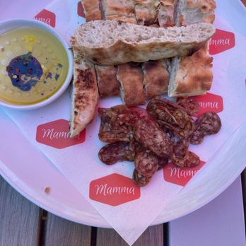 Mamma Eatery - Mamma's Eatery, Davis, Oct. 4, 2023 - complementary bread and salami plate with oil - Italian Near Me - Davis, California