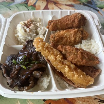 Bobbie's - Mix plate #1 - Hawaiian Near Me - Hanapepe, Hawaii