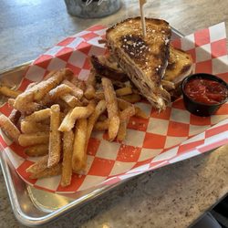 Don't Give Up Food Truck - Unbelievable