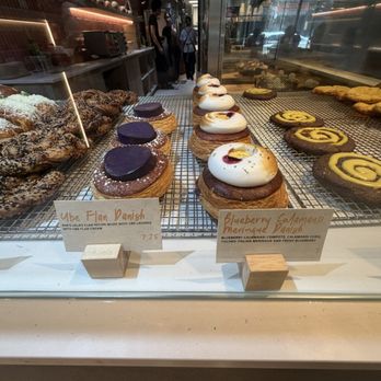 Bakerrae - Cafes Near Me - Toronto, Ontario