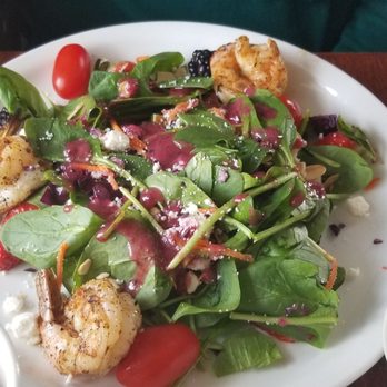 Farm Country Kitchen - Shrimp spinach salad. - American Near Me - Riverhead, New York Farm Country Kitchen - Shrimp spinach salad. - American Near Me - Riverhead, New York