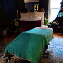 Momma Moon Massage and Doula Services