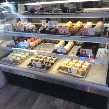 Molly's Cupcakes - Cuuuupcakessss! - Cupcakes Near Me - Des Moines, Iowa