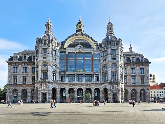 Antwerpen-Centraal station by null