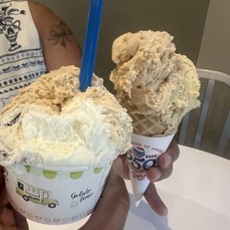 Got 4 flavors. Coconut, hazelnut, pistachio, stratatella. Got 4 flavors. Coconut, hazelnut, pistachio, stratatella.