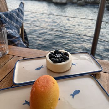 Le Plongeoir - Mango dessert, cheesecake - Mediterranean Near Me - Nice, 06 Le Plongeoir - Mango dessert, cheesecake - Mediterranean Near Me - Nice, 06