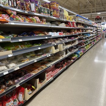 Dragon Star Supermarket - Candy aisle - Meat Shops Near Me - Minneapolis, Minnesota