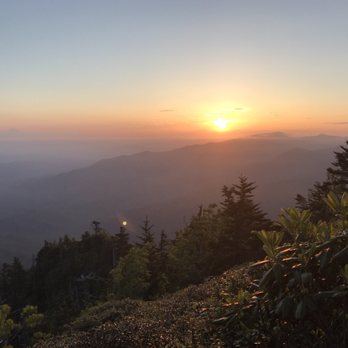 Leconte Lodge - Sunrise at Myrtle Point - Guest Houses Near Me - Sevierville, Tennessee
