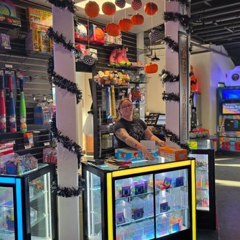 The Loose Cannon - Ash!!! Total sweetheart! - Arcades Near Me - Ventura, California