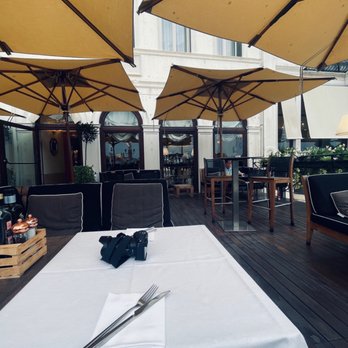 Londra Bar - Hotels Near Me - Venezia, VE