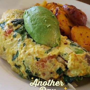 Momo's Cafe - American Near Me - Vallejo, California