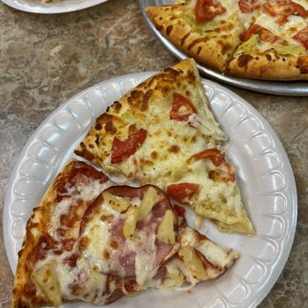 Pier 49 Pizza - Garlic festival and pineapple and ham. - Italian Near Me - Murray, Utah