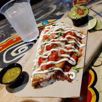 911 Taco Bar Shop - Shrimp Quesadilla with salsa verde and guacamole - Tacos Near Me - Las Vegas, Nevada 911 Taco Bar Shop - Shrimp Quesadilla with salsa verde and guacamole - Tacos Near Me - Las Vegas, Nevada