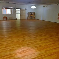 Barefoot Studio - Large Studio accommodates up to 80 people.