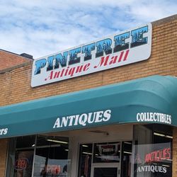 Pine Tree Centre Antique Mall - Front of store