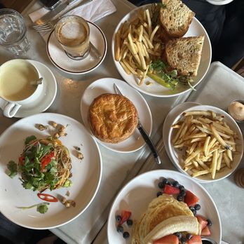 Five Leaves - New American Near Me - Brooklyn, New York