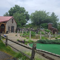 Waters Edge Mini Golf - Entrance