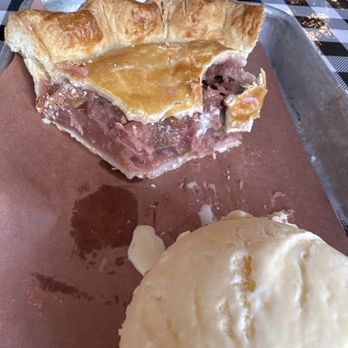 South Winchester BBQ - Strawberry Rhu Pie - Barbeque Near Me - San Jose, California