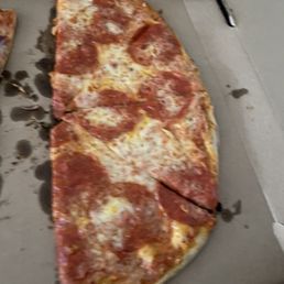 Flavorless Pepperoni pizza