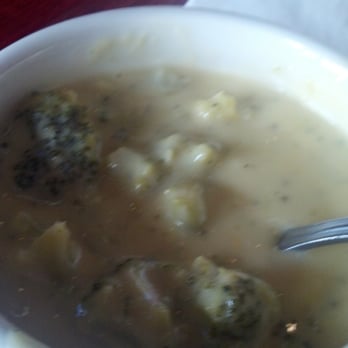 Applebee's Grill + Bar - Broccoli and cheese soup - American Near Me - Beaumont, California