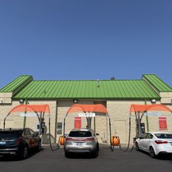 Clementine's Carwash - Conveniently located in the Kroger fuel center!