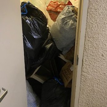 Beverly Arnaz Apartments - Trash piling up - Apartments Near Me - Los Angeles, California Beverly Arnaz Apartments - Trash piling up - Apartments Near Me - Los Angeles, California