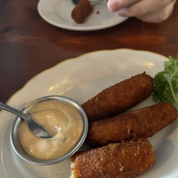 El Criollo Bar & Grill - Croquetas De Jamon - Cuban Near Me - Burbank, California El Criollo Bar & Grill - Croquetas De Jamon - Cuban Near Me - Burbank, California