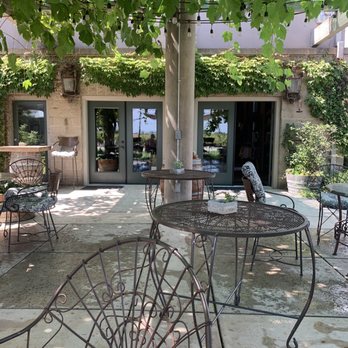 Van Ruiten Family Winery - Perfect escape spot from the heat... look up at the size of that grape vine! - Wineries Near Me - Lodi, California Van Ruiten Family Winery - Perfect escape spot from the heat... look up at the size of that grape vine! - Wineries Near Me - Lodi, California