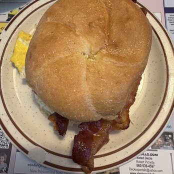 Dom's Broad St Eatery - Egg & Bacon Sandwich - Breakfast & Brunch Near Me - Windsor, Connecticut