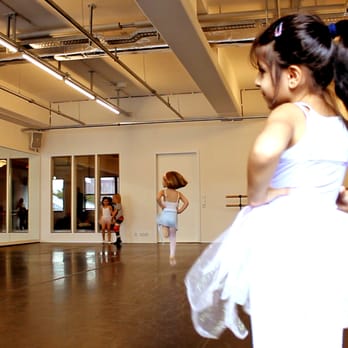 Motions - Dance Studios Near Me - Berlin, BE