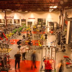 Atlantis Gym - Notre grande variété d'équipement / We offer one of the biggest range of equipment in town