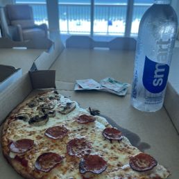 Lunch special - 2 slices 1 topping  Pepperoni and mushroom! Comes thin slice