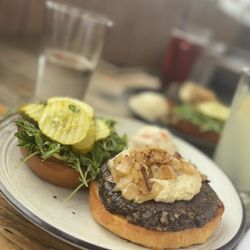 Spinning Bones - Veggie Burger