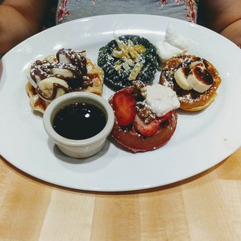 Chicago Waffles - Waffle flight - Breakfast & Brunch Near Me - Chicago, Illinois