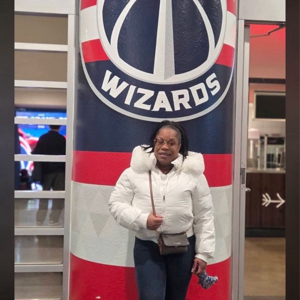 Capital One Arena - Pillar, posing equals picture - Stadiums & Arenas Near Me - Washington, DC, District of Columbia