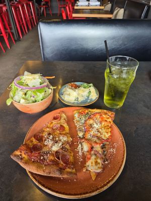 Luna Pizzeria by null