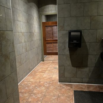 Hickory Tavern - bathroom (women's) - Sports Bars Near Me - North Myrtle Beach, South Carolina