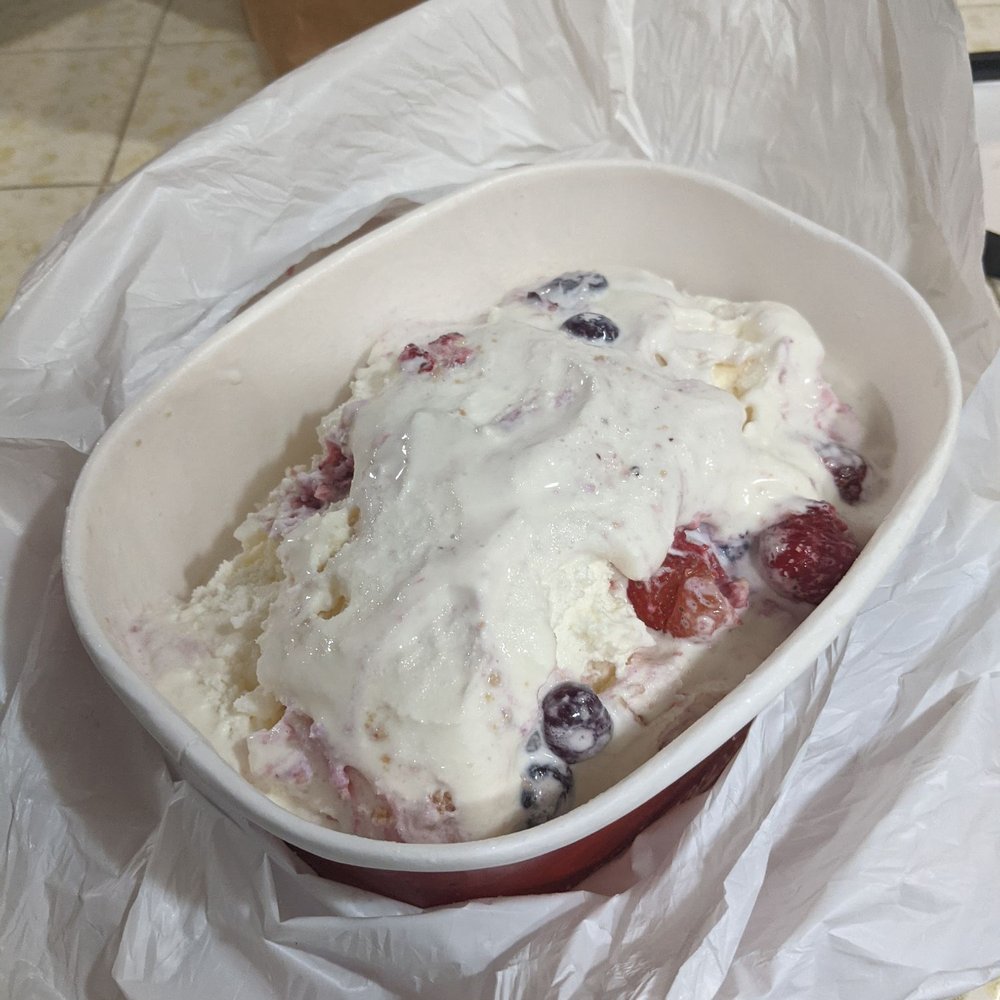 Cold Stone Creamery - Brand new Quart size tub barely full - Ice Cream & Frozen Yogurt Near Me - Monterey, California