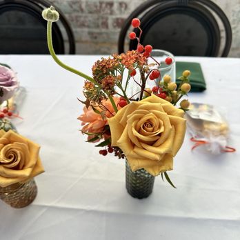 The Floral Craft - Lovely mix of fall colors - Florists Near Me - La Mesa, California The Floral Craft - Lovely mix of fall colors - Florists Near Me - La Mesa, California