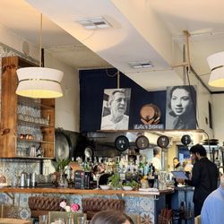 Lola's - Bar