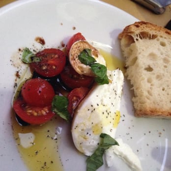 Il Corallo - Tomato & buffalo mozzarella - Pizza Near Me - Rome, RM Il Corallo - Tomato & buffalo mozzarella - Pizza Near Me - Rome, RM