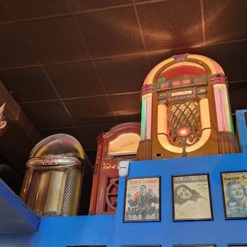 Blueberry Hill - Jukeboxes - American Near Me - Saint Louis, Missouri Blueberry Hill - Jukeboxes - American Near Me - Saint Louis, Missouri