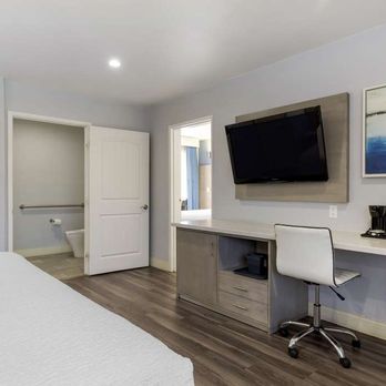 Best Western Orange Plaza - 1 King 1 Queen Room - Hotels Near Me - Orange, California Best Western Orange Plaza - 1 King 1 Queen Room - Hotels Near Me - Orange, California