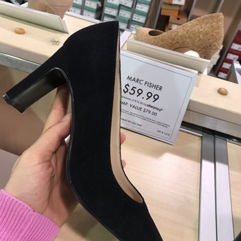 DSW Designer Shoe Warehouse - Shoe Stores Near Me - Southfield, Michigan