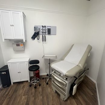 Quick Urgent Care 2 - Walk-in Clinics Near Me - Santa Clarita, California Quick Urgent Care 2 - Walk-in Clinics Near Me - Santa Clarita, California