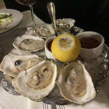 22 Bowen's - Oysters* - New American Near Me - Newport, Rhode Island
